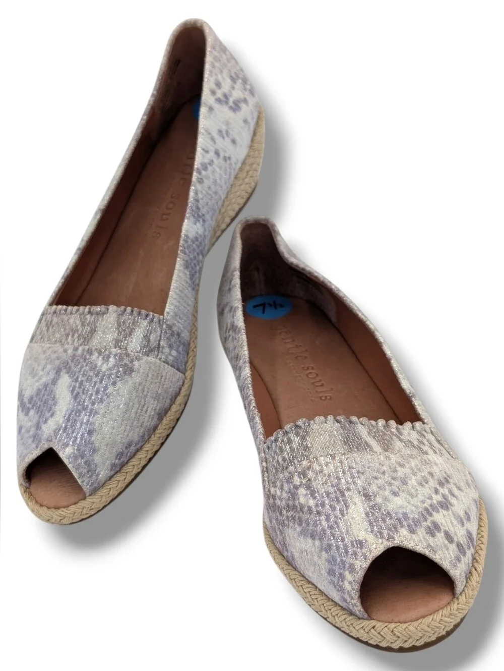 NWT Gentle Souls By Kenneth Cole Lissa Ruffle Sz 7.5 Metallic Silver/Purple